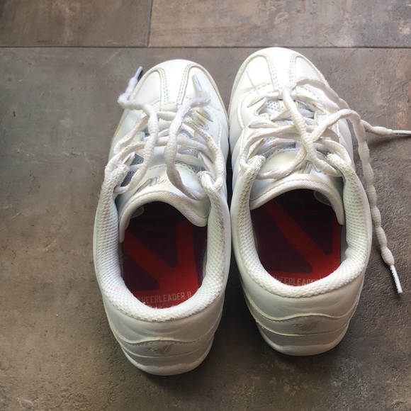 Girls Varsity Cheerleader II Cheerleading Shoes - Picture 2 of 5